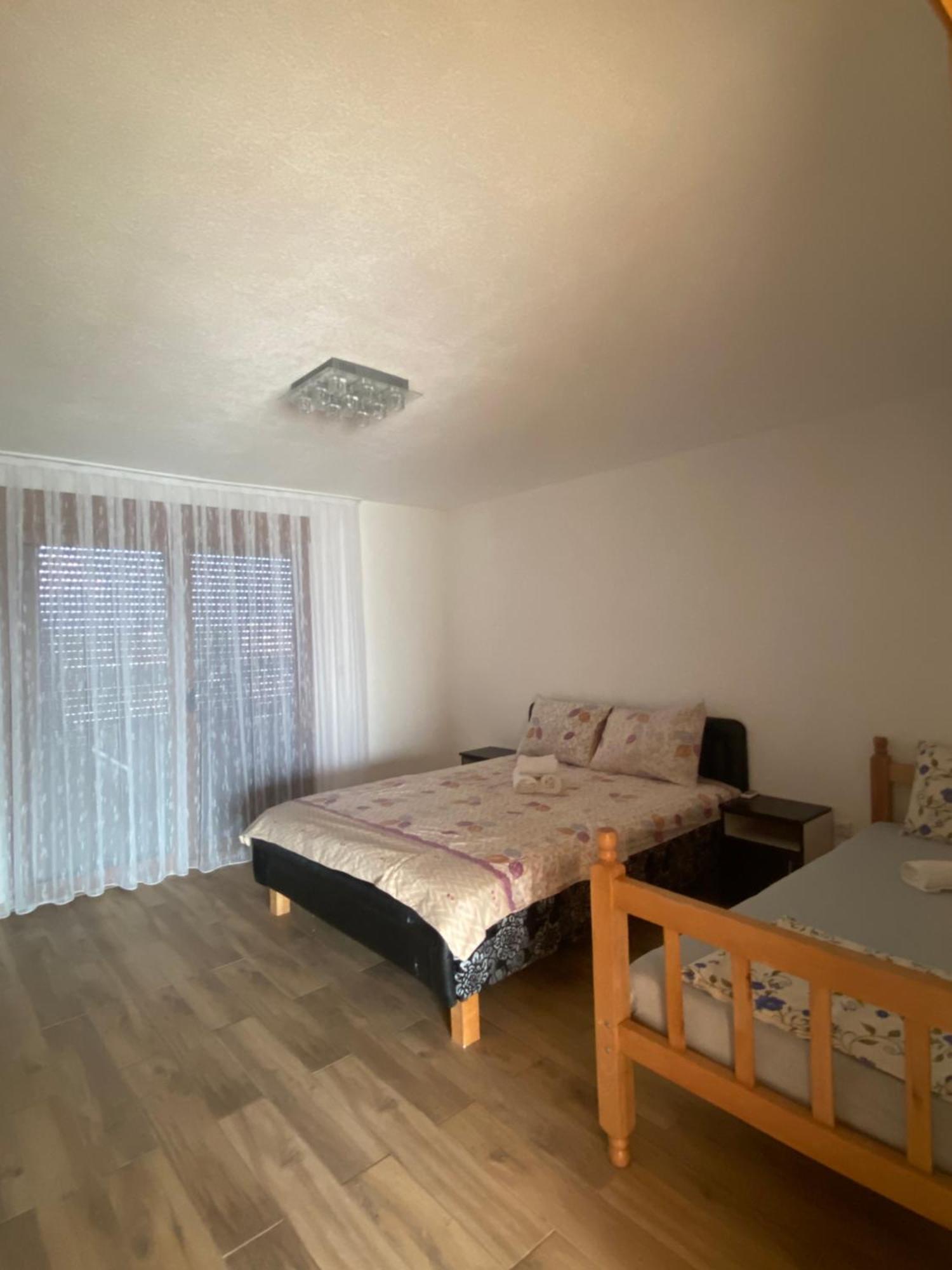 Villa Leona Palushaj 도니 스토이 외부 사진