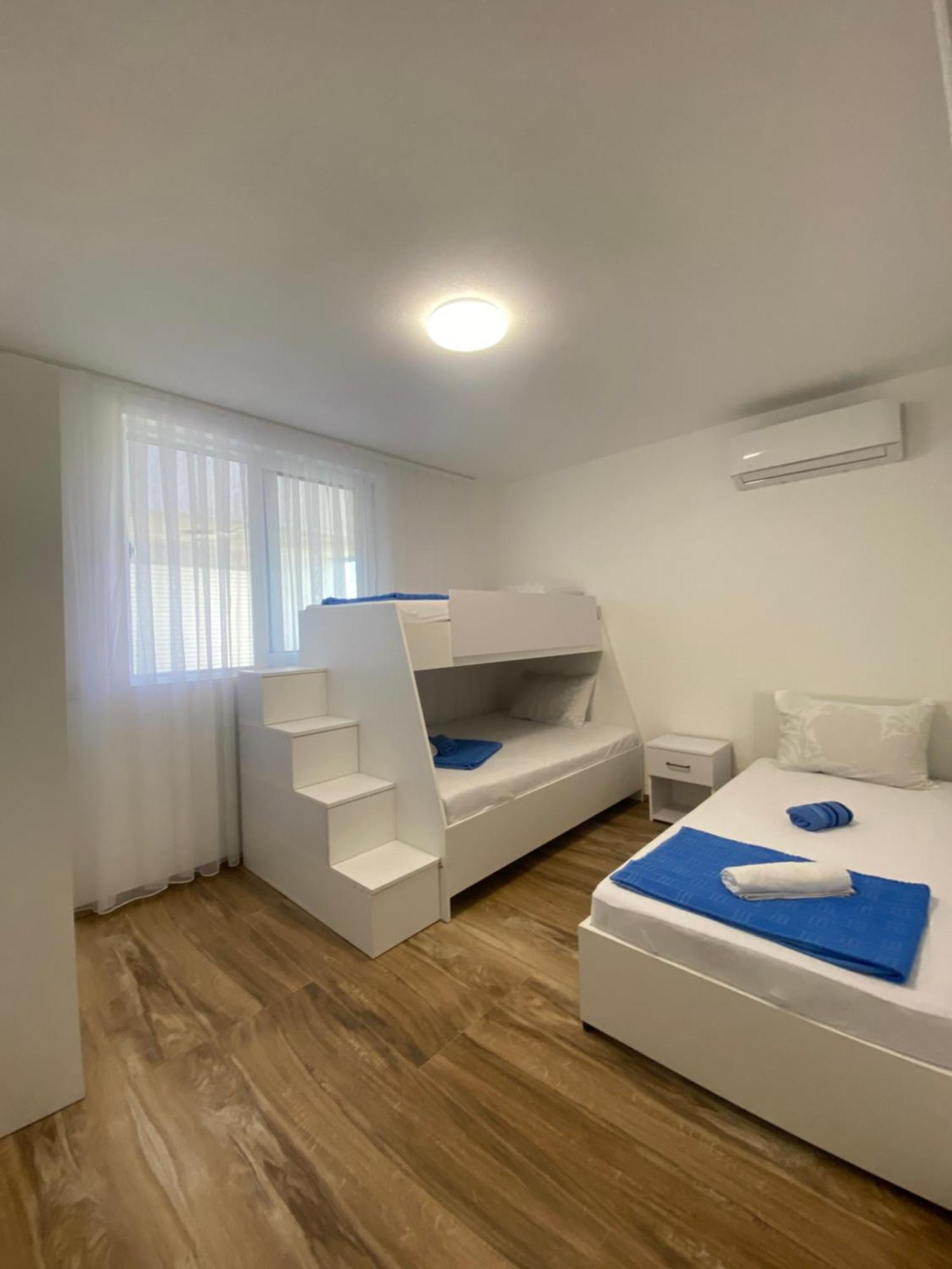 Villa Leona Palushaj 도니 스토이 외부 사진