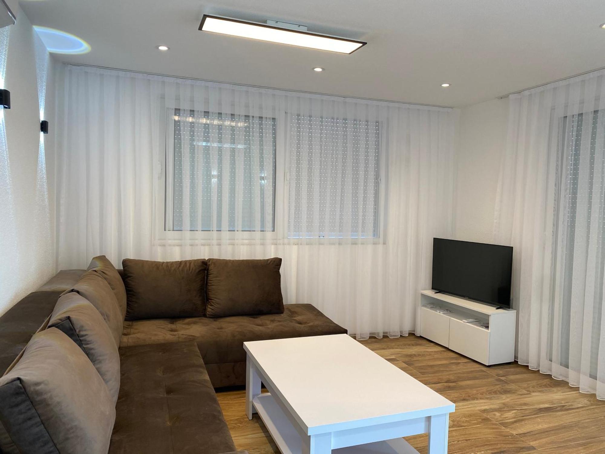 Villa Leona Palushaj 도니 스토이 외부 사진
